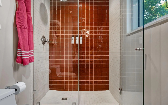 Отель Trouvail Miami Beach