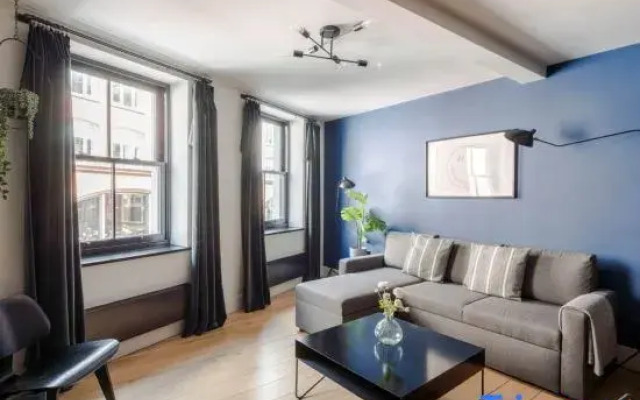 The Acre Abode II - Covent Garden - by Frankie