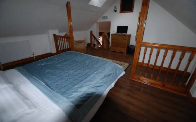 Home Farm & Lodge