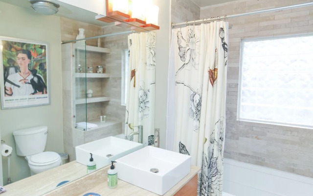 Modern Blue Ultra Chic Nashville Retreat