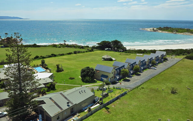 Diamond Island Resort & Bicheno Penguin Show