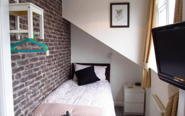Broadlands Guest House