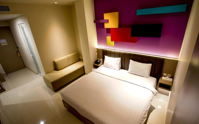 Zoom Dharmahusada Hotel