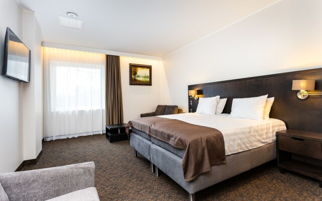 Adoryal Hotel