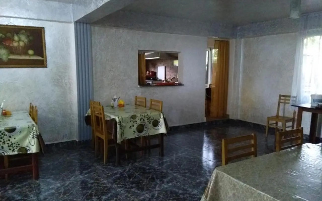 Guest House Nika & Nina