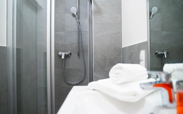 Jimmy's Apartments Sapphire