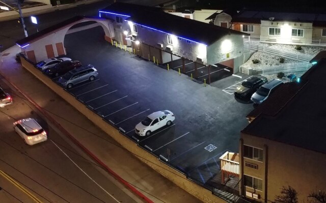 New American Inn and Suites
