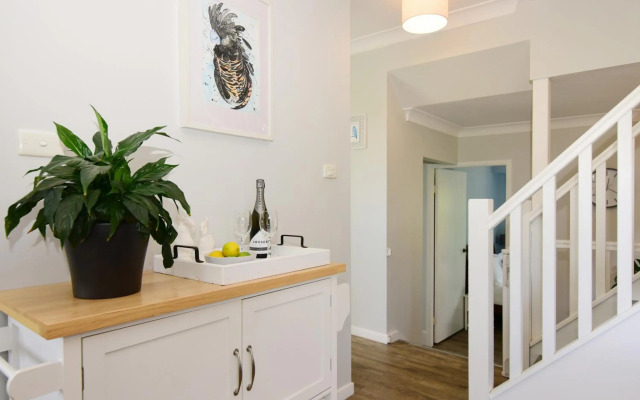 Treetops - Newly renovated, in the village!