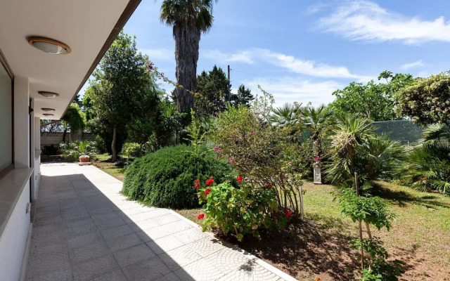 Villa Carmen With Garden And Pool