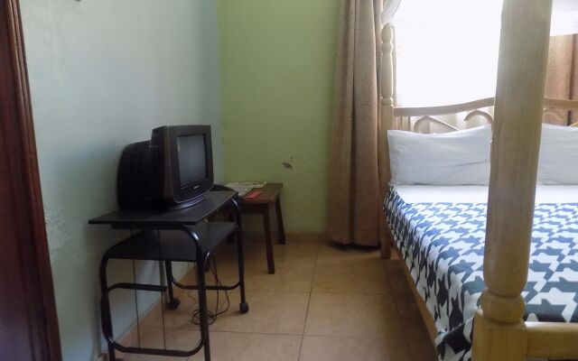 Etana Motel