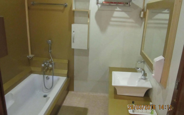 Zaffer Group of Houseboats