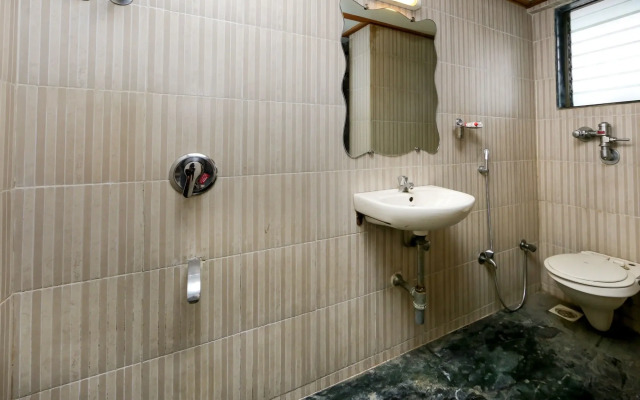 Hotel Lucky Goregaon