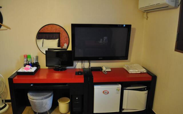 Goodstay Jeonju Wooshin Hotel