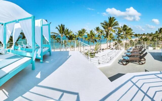 Incredible 4BR Beachfront Penthouse with Ocean View