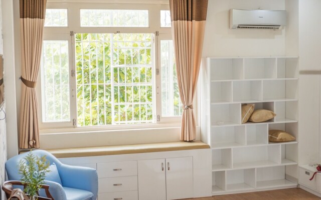 White Hotel - Hostel