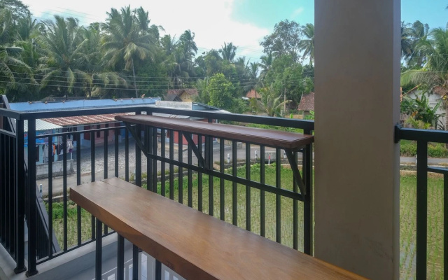 Urbanview KeTemon Hotel & Resto Yia by RedDoorz – Balcony – Sindutan