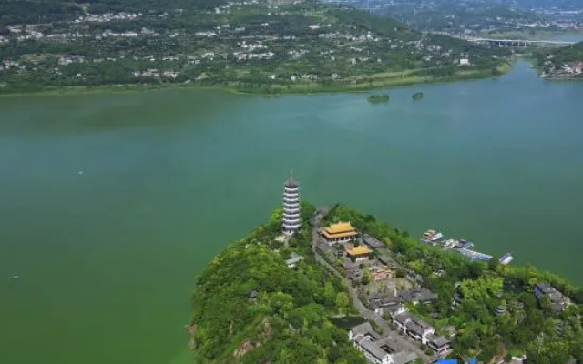 Lavande Hotel (Chongqing Kaizhou New Century Pedestrian Street)