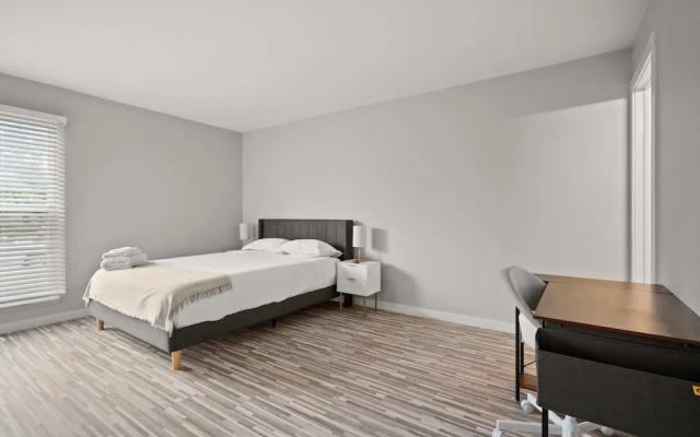 Family Friendly 2BR 2BA in the City