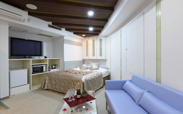 Hotel Frontier - Adults Only