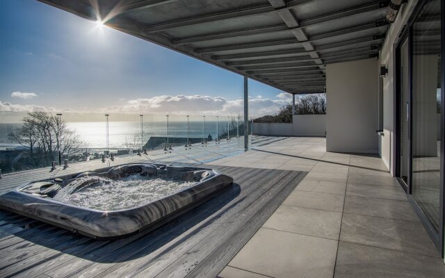 Sunrise - 5 Bedroom Home - Pendine