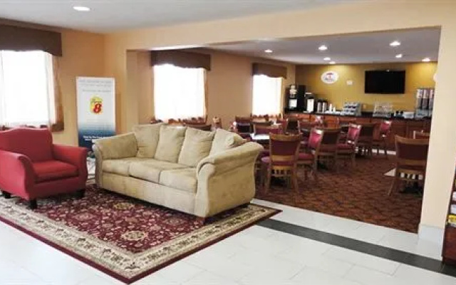 Super 8 Bowling Green South