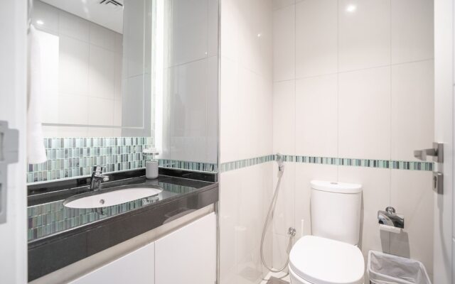 Exquisite 1BR Haven Partial Sea View