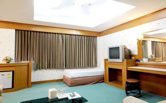 River Hotel Nakhon Pathom