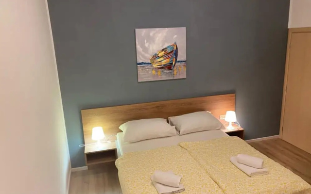 Cozy Seaview Retreat A & M Apartments