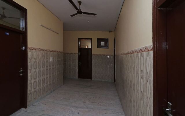 OYO 12424 Diamond Castle
