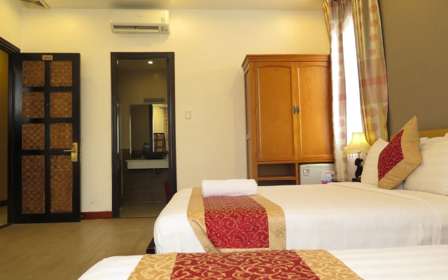 Sunflowers Hotel