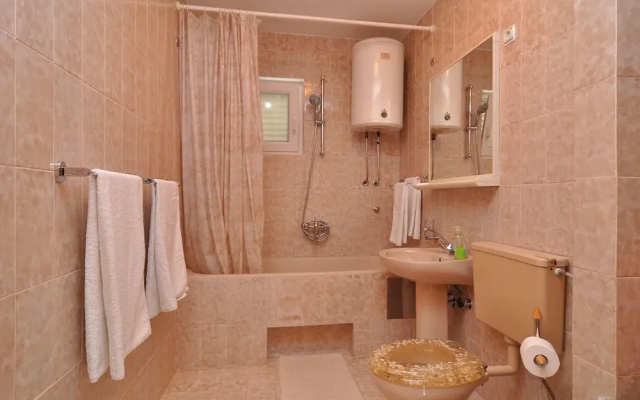 Spacious 100m2 apt W.big Terrace & Great sea View