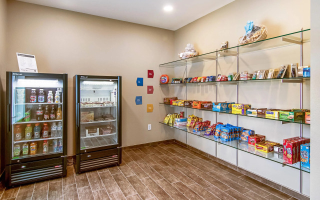 Comfort Suites Wooster near University Campus