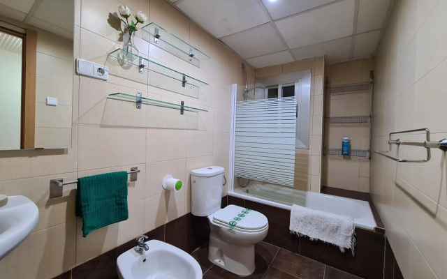 Apartamentos Dos Torres Légolas - Parking gratis