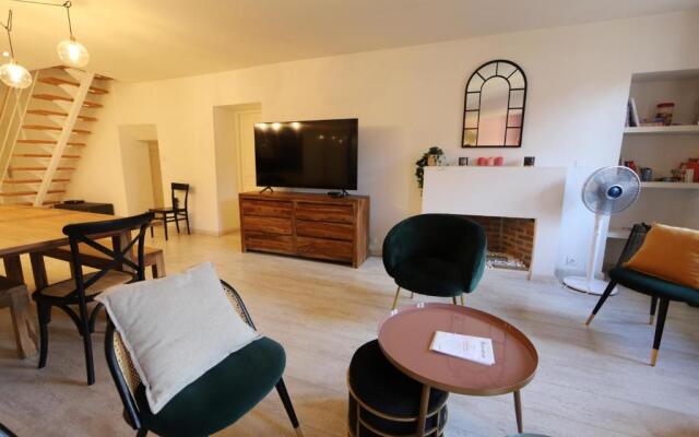 L'escalier du Château - T4 duplex 9 couchages