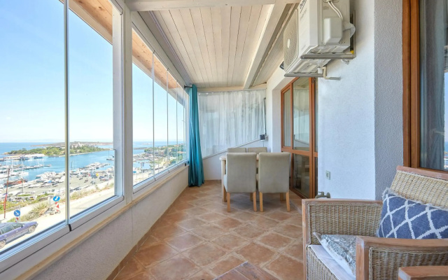 Fancy 1BD Apartment with Spacious Terrace and Marvelous Sea View