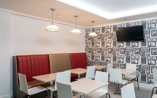 OYO Bakers Hotel London Victoria