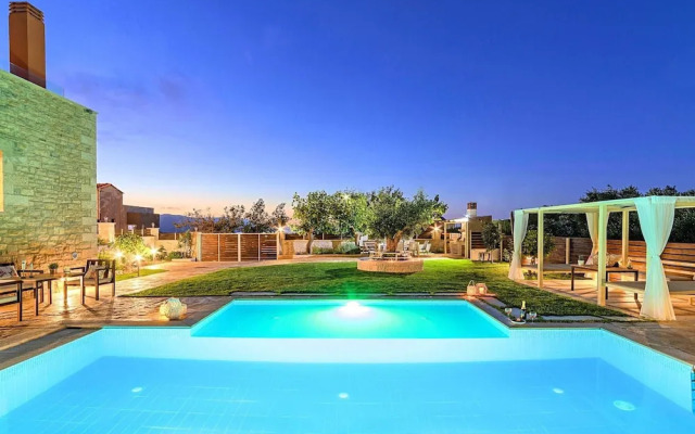 Luxurious Villa With Swimming Pool in Kavallos Greece