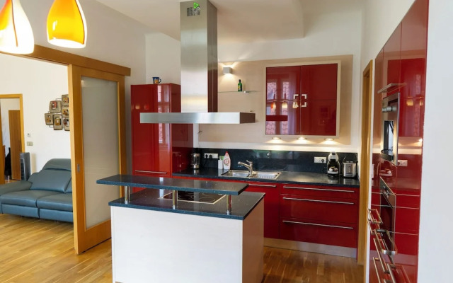 Katerina's Old Town Suite