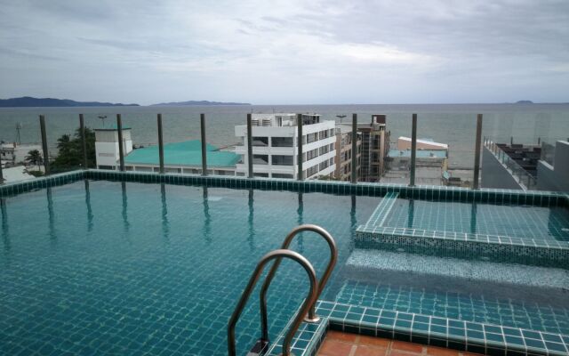 Golden Jomtien Beach Hotel