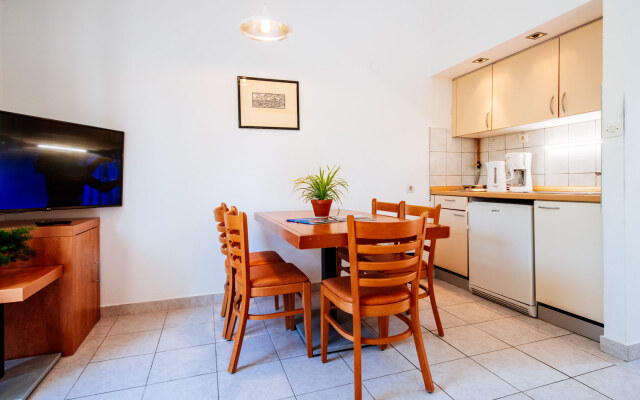 Zaton Holiday Resort Apartments