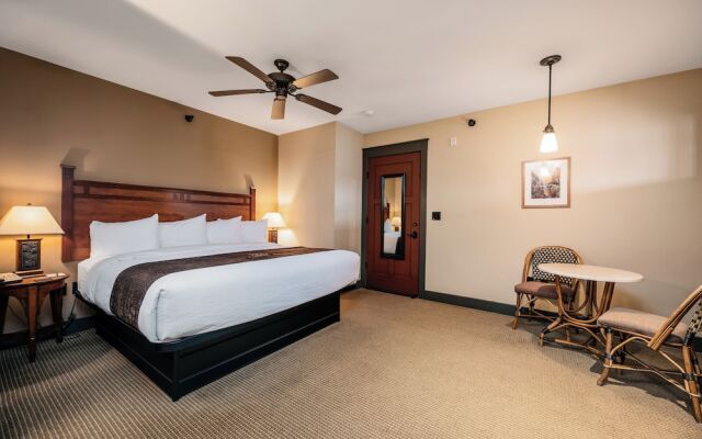 Tamarack Lodge of Traverse City