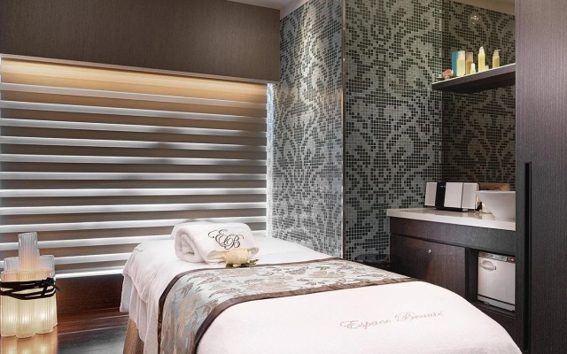 Humble House Hotel Taipei, Curio Collection by Hilton