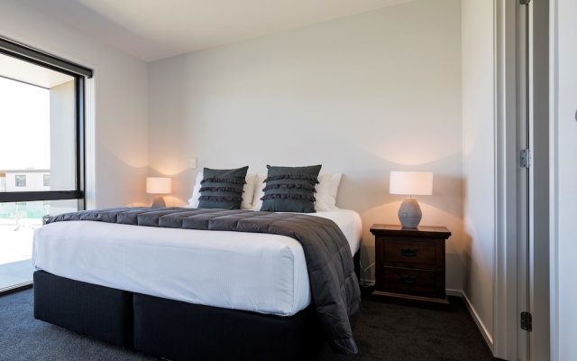 Central Park Apartments – Guest Rooms – Cromwell
