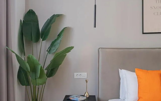Modern & Spacious 2BR Steps to Cismigiu Gardens