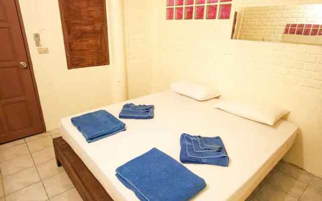 Jaya Hostel - Adults Only