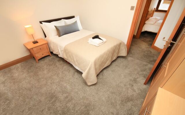 Macken Street Sleeps 10