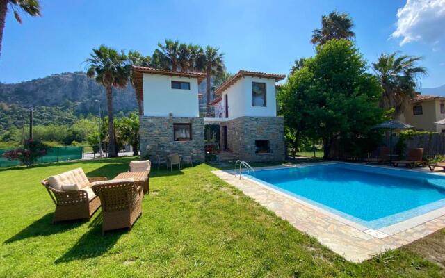 Villa Merry - Dalyan Stonehouse with Palmtrees, 50m to River