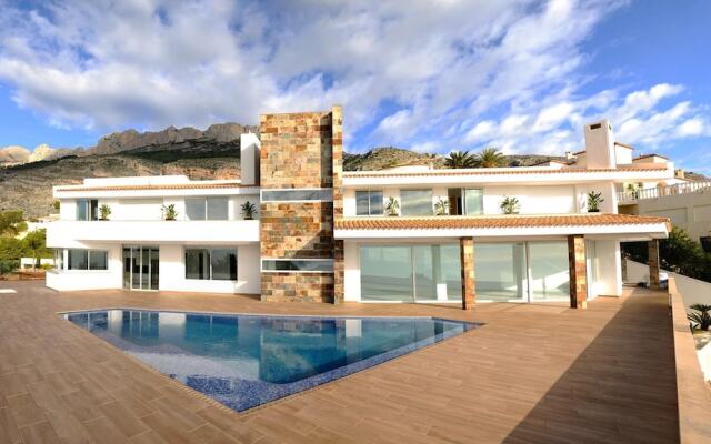 Luxury Modern Villa in Altea Hills, 6-bed
