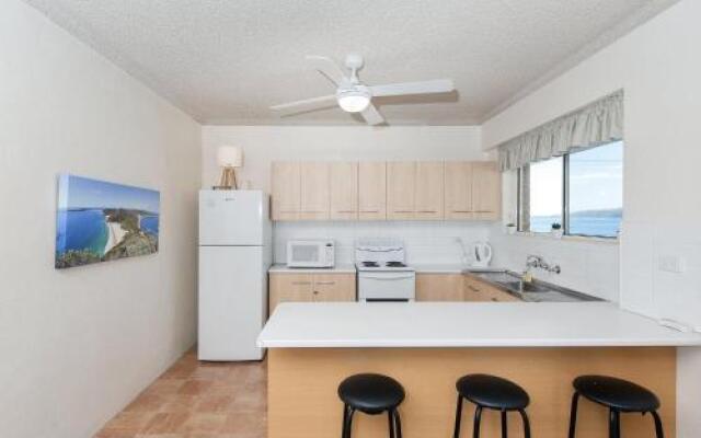 Shoal Towers, Unit 1/11 Shoal Bay Road