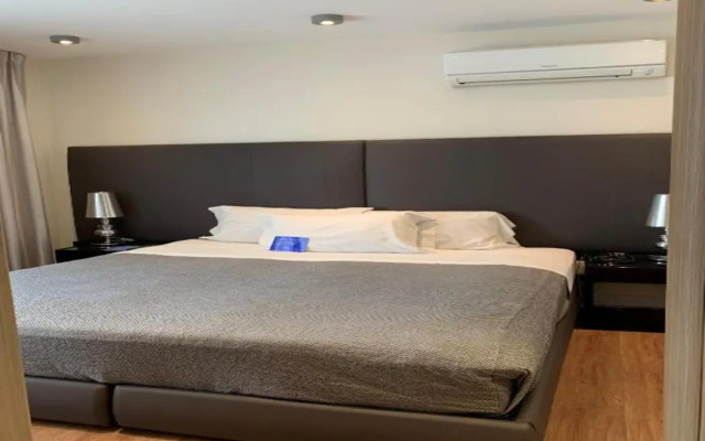 Regency Way Montevideo Hotel